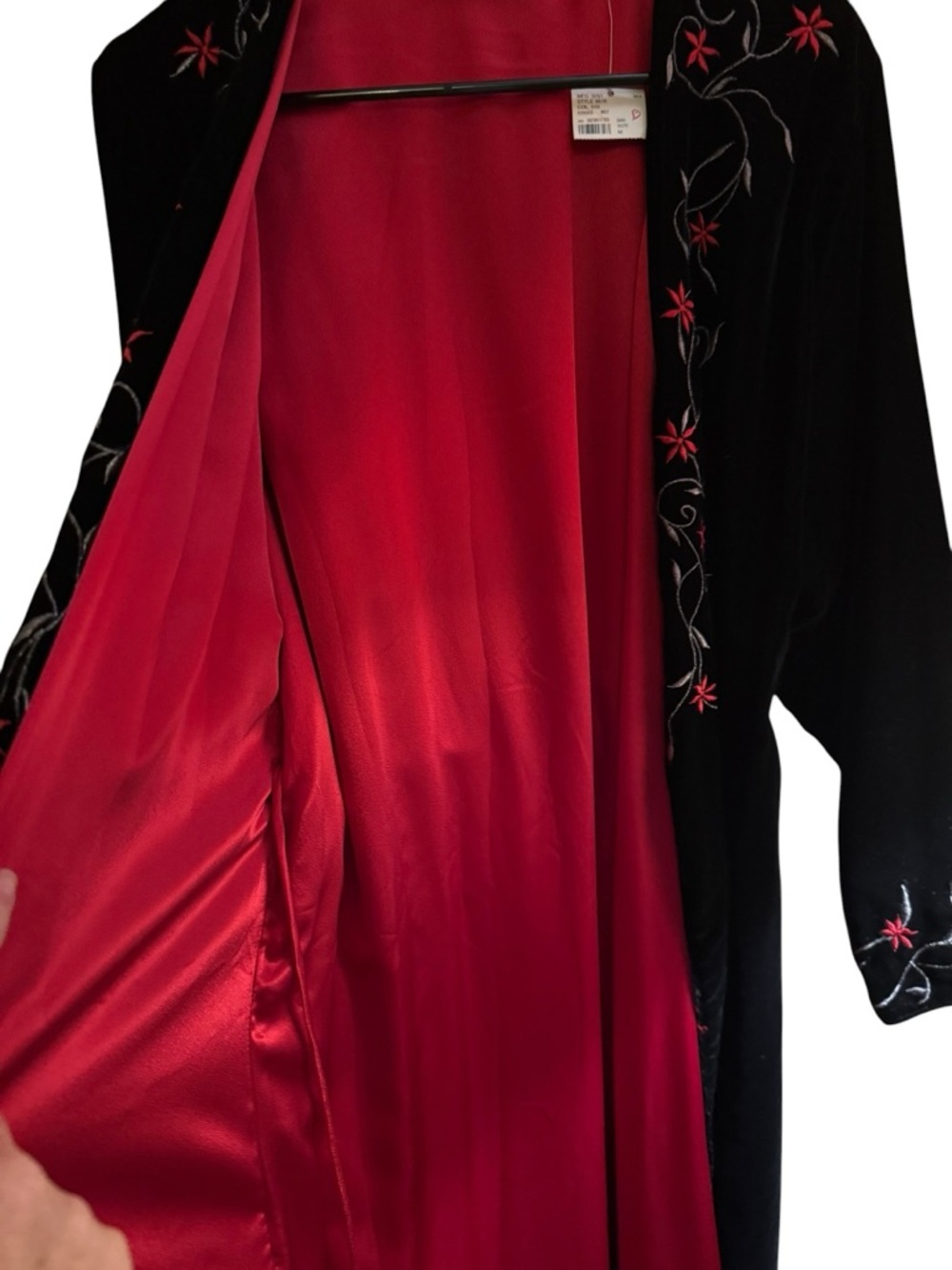 NWT-Victoria’s Secret Collection Velvet Robe Black Red Embroidered Long Belted M - Picture 8 of 11